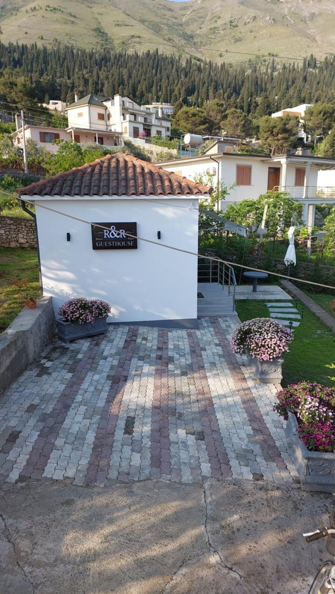 R&R Gesthouse Hotel Široka Exterior foto